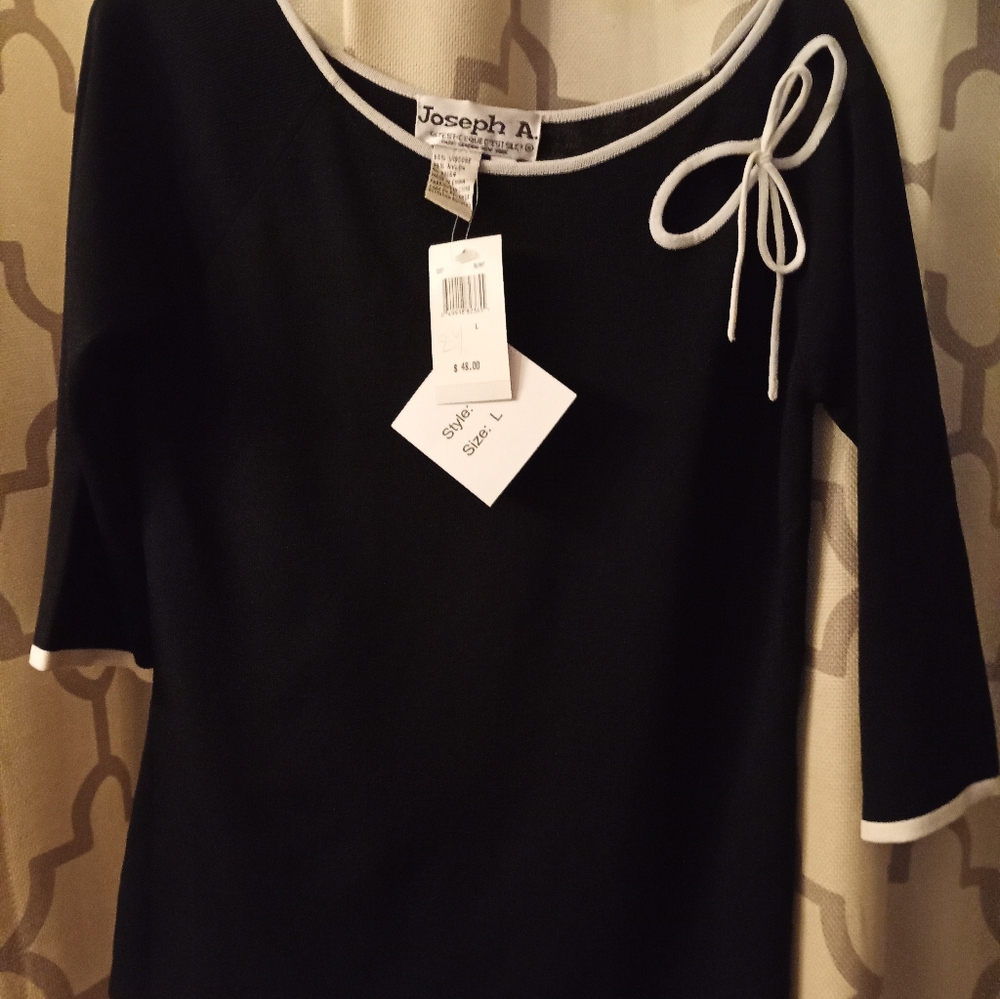 Joseph A Black and White Women's Top